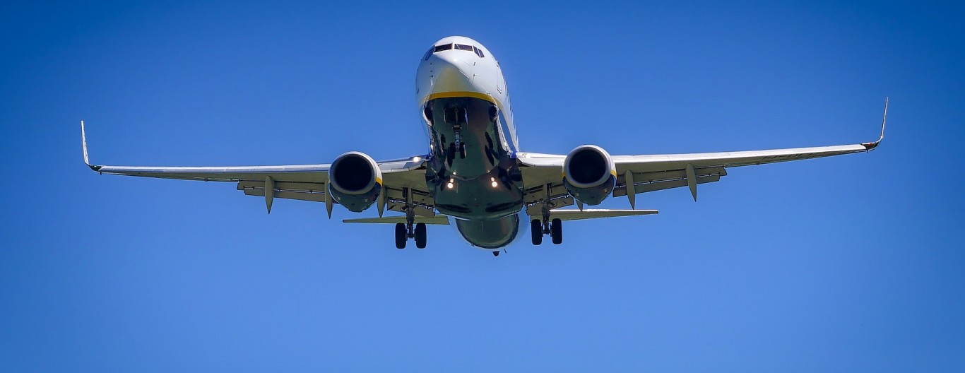 aircraft-3075056_1920
